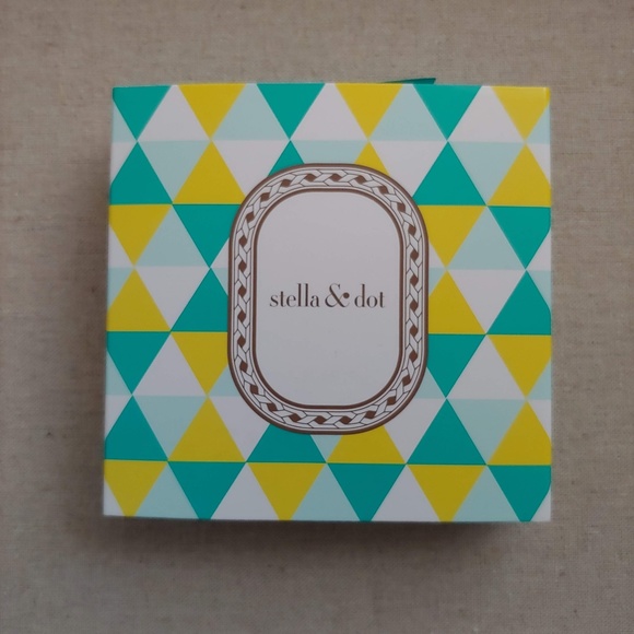 NWT Stella & Dot Natriella Pearl Hoops - Picture 2 of 3